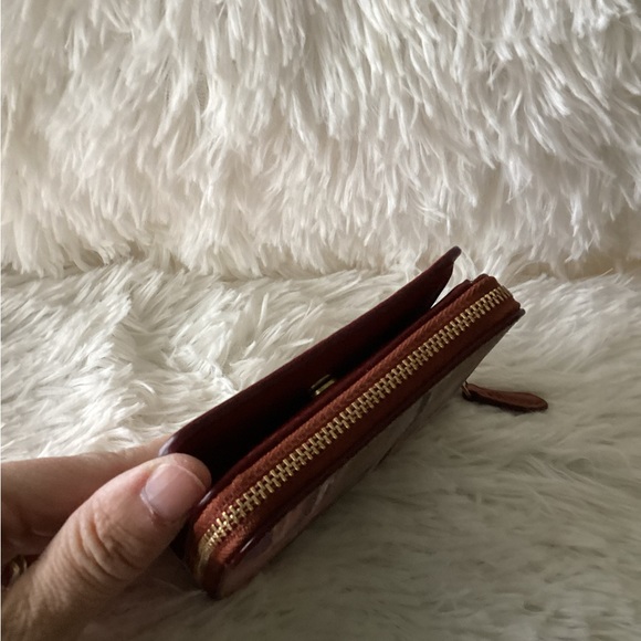 Coach Mint + Serf tan rust multi bifold wallet. Wallet is brand new with tags. - Picture 4 of 9